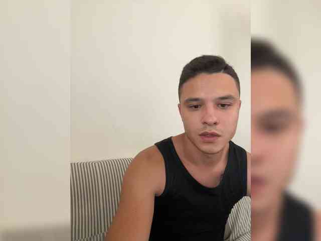 Kiss_999 webcam