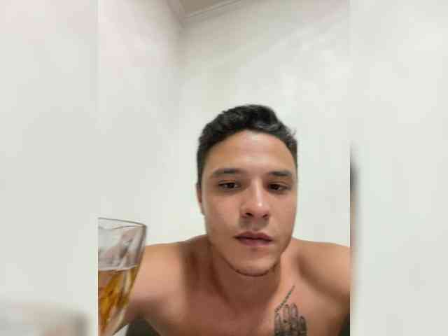 Kiss_999 webcam