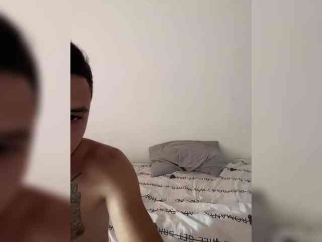 Kiss_999 webcam