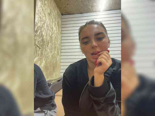 Kiss_999