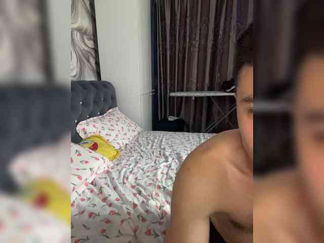 Kiss_999