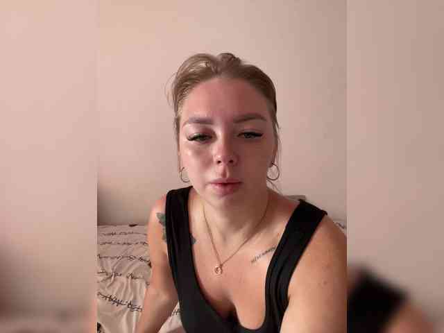 Kiss_999 webcam