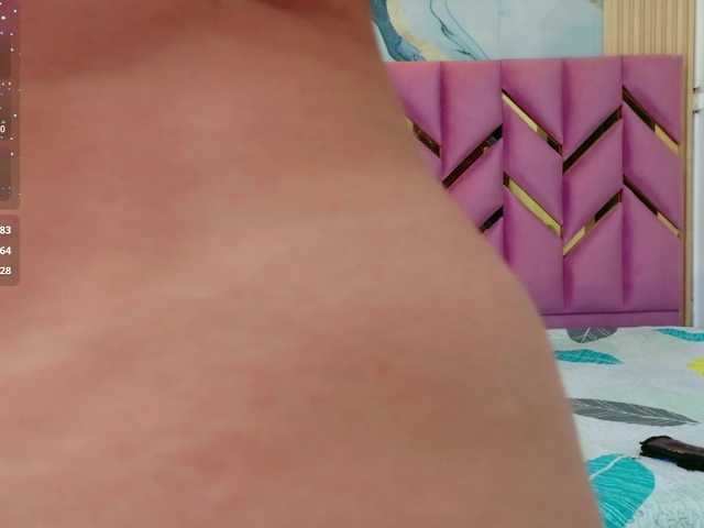 lovethickmommy live cam on BongaCams