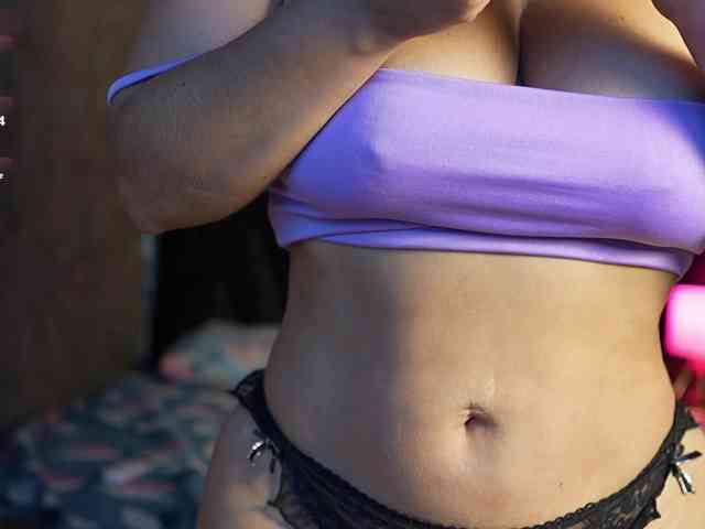 lovethickmommy's live room