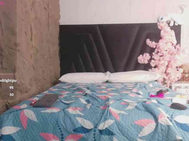 lovethickmommy Live Webcam on BongaCams
