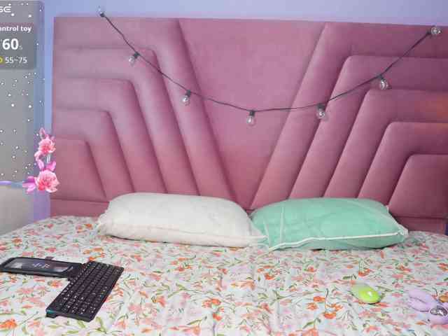 lovethickmommy's live room