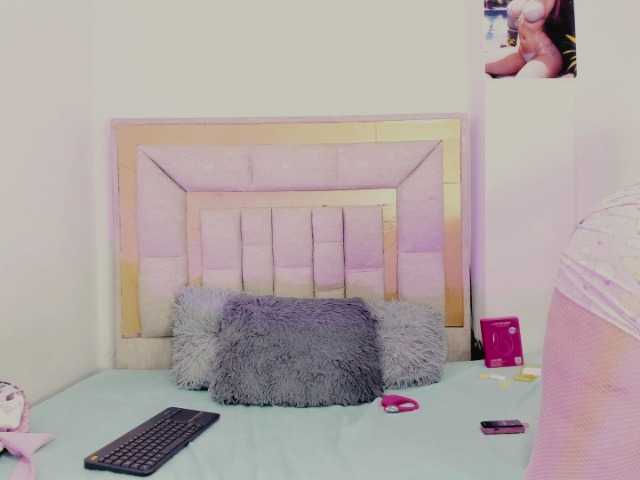 Hannamiller live cam on BongaCams