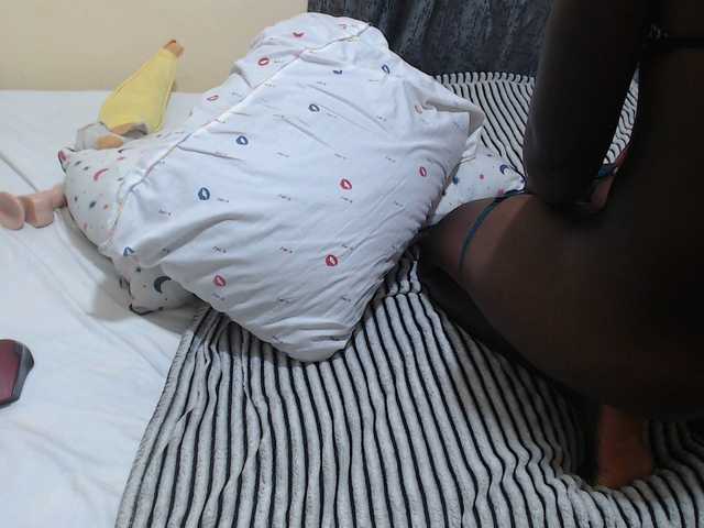 Lola-69's BongaCams show and profile