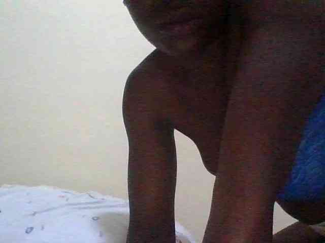 Lola-69 webcam