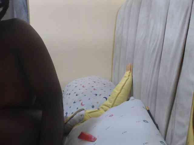 Lola-69 webcam