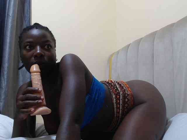 Lola-69 webcam