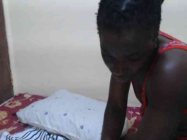 Lola-69 webcam