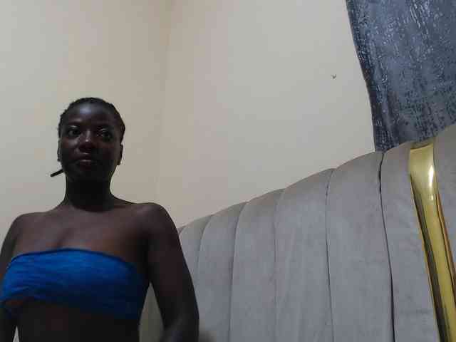 Lola-69 webcam