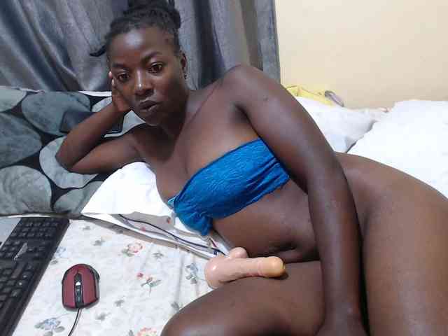 Lola-69 webcam