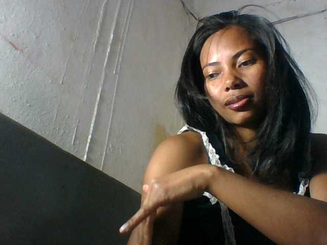 Aina9, en directo ahora en BongaCams
