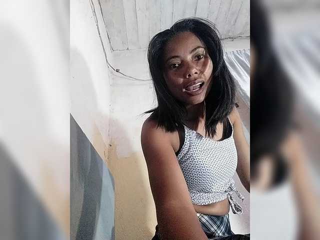 Aina9 live webcam show