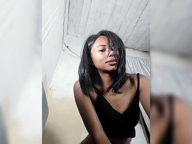Aina9 live webcam show