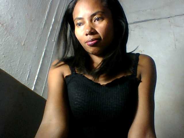 Aina9, en directo ahora en BongaCams