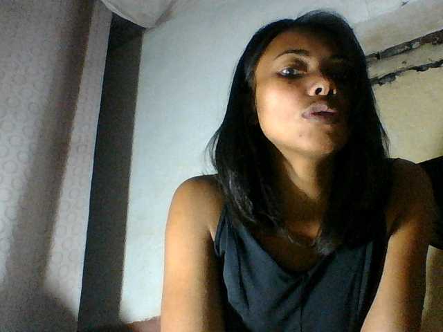Aina9 live webcam show