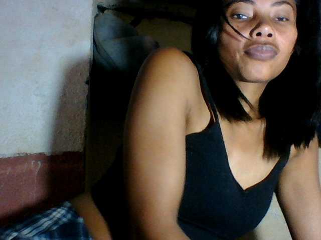 Aina9 live webcam show