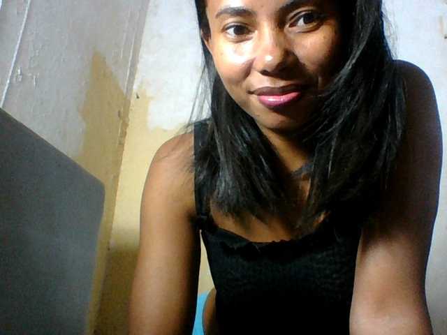 Aina9, en directo ahora en BongaCams