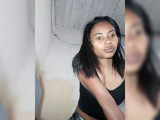 Aina9 live webcam show