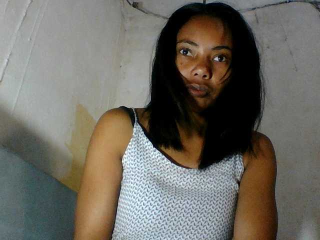 Aina9 live webcam show