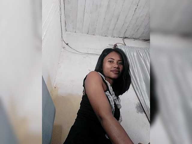 Aina9 live webcam show