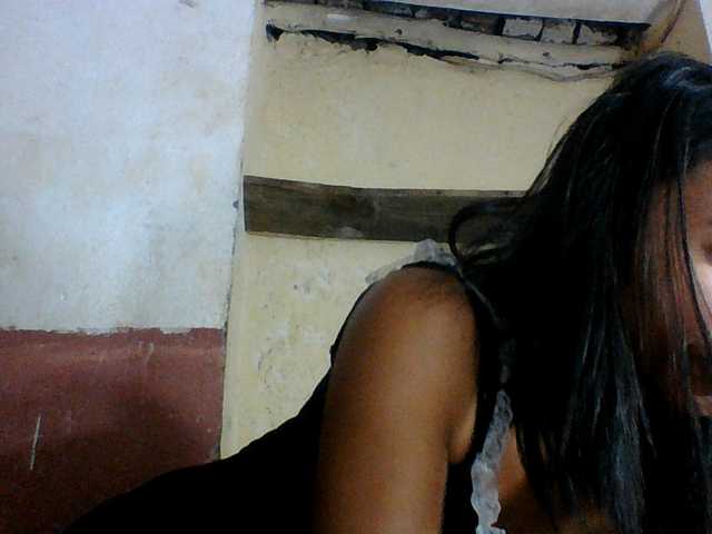 Aina9 live webcam show