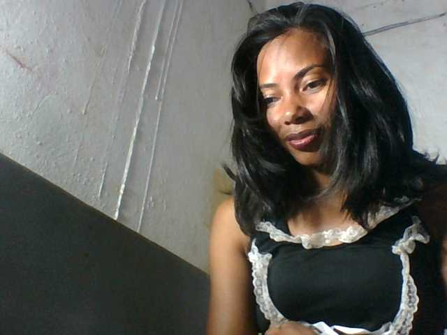 Aina9, live now on BongaCams