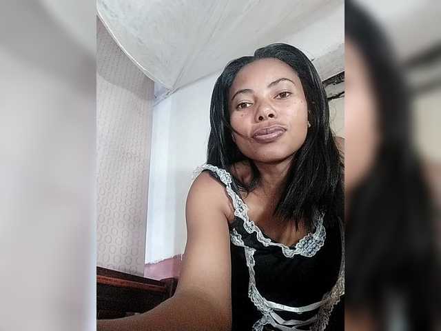 Aina9 live webcam show