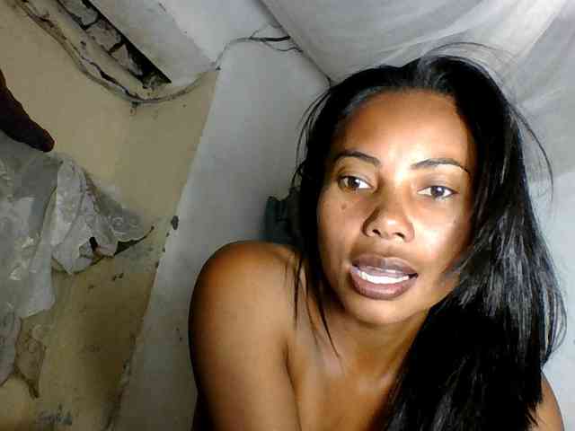Modèle: Aina9