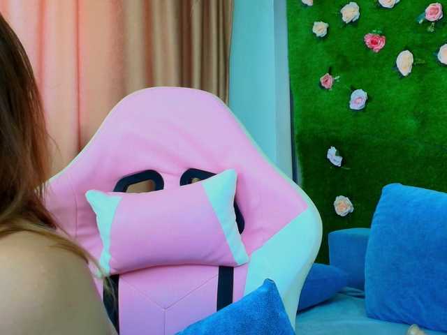 AmmyFlirty live cam on BongaCams