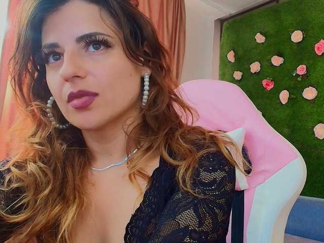 AmmyFlirty live cam on BongaCams