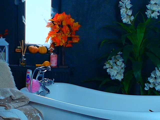 AmmyFlirty live cam on BongaCams
