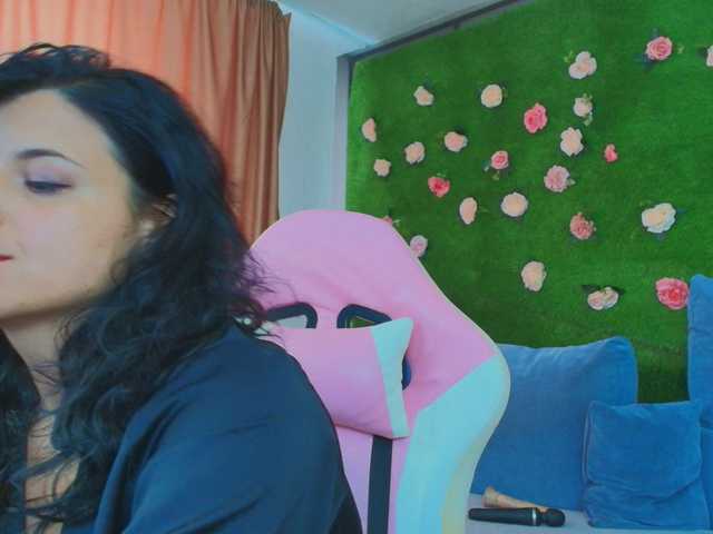 AmmyFlirty live cam on BongaCams