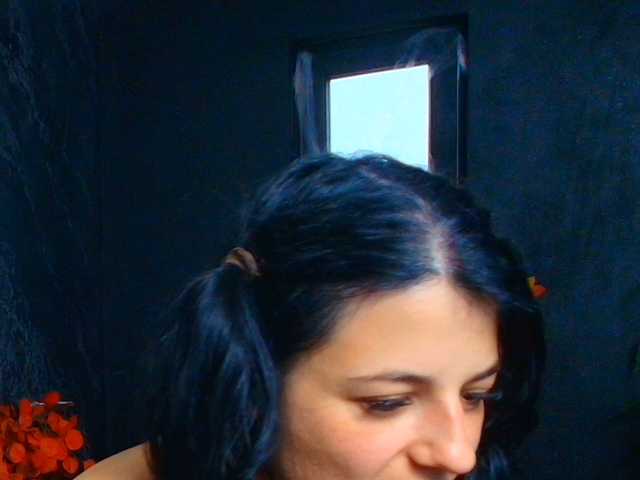 AmmyFlirty live cam on BongaCams