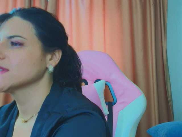 AmmyFlirty live cam on BongaCams
