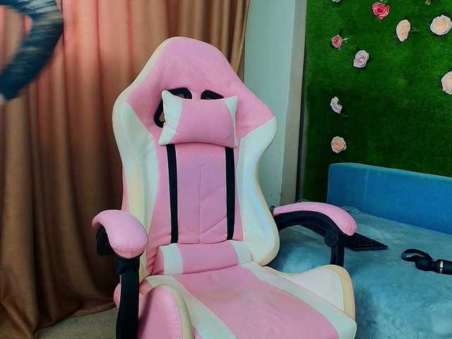 AmmyFlirty live cam on BongaCams