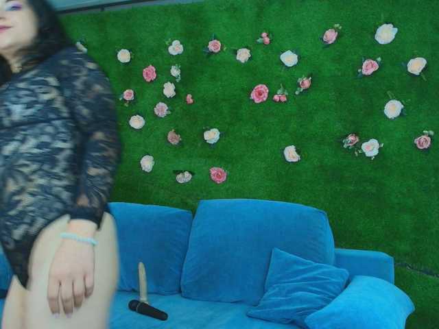 AmmyFlirty live cam on BongaCams