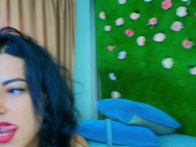 AmmyFlirty live cam on BongaCams