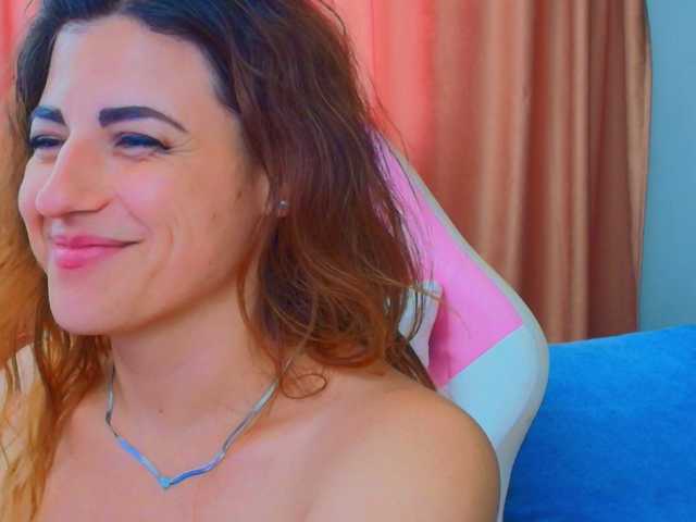 AmmyFlirty live cam on BongaCams