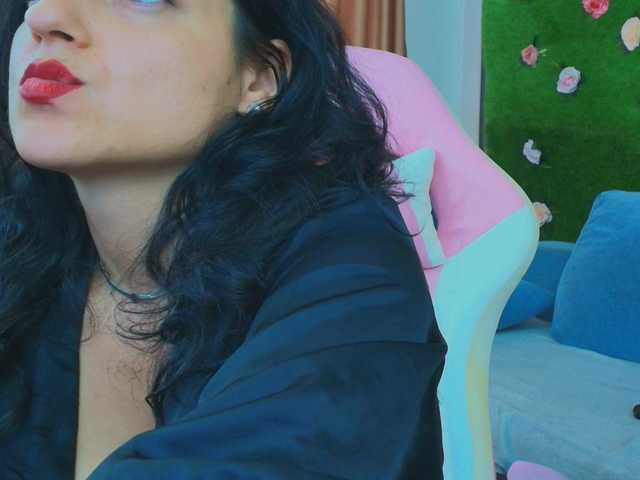AmmyFlirty live cam on BongaCams
