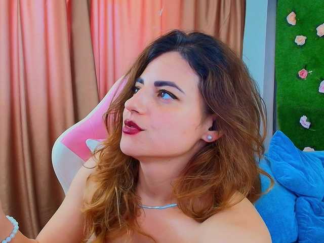 AmmyFlirty live webcam show