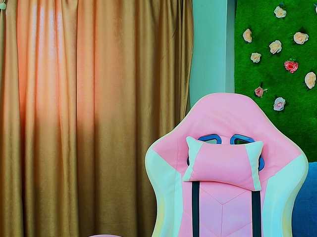 AmmyFlirty live cam on BongaCams