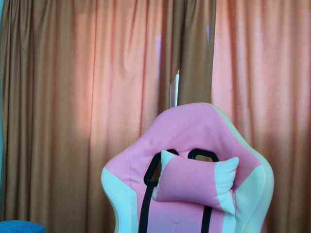 Modella: AmmyFlirty