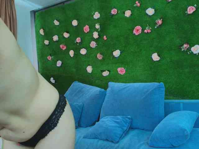 Modella: AmmyFlirty