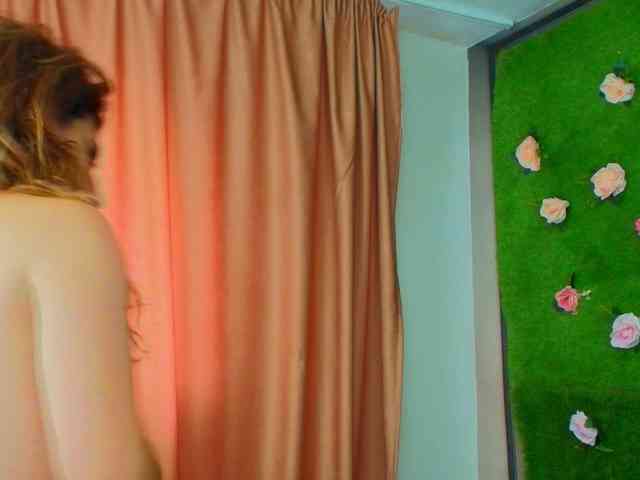 Modella: AmmyFlirty