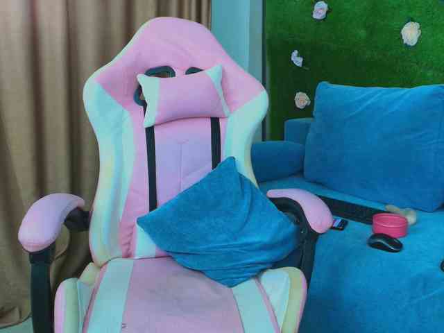 Modella: AmmyFlirty