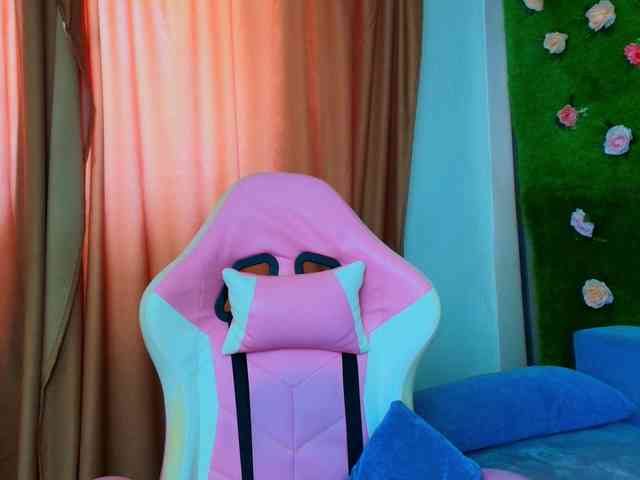 Modella: AmmyFlirty